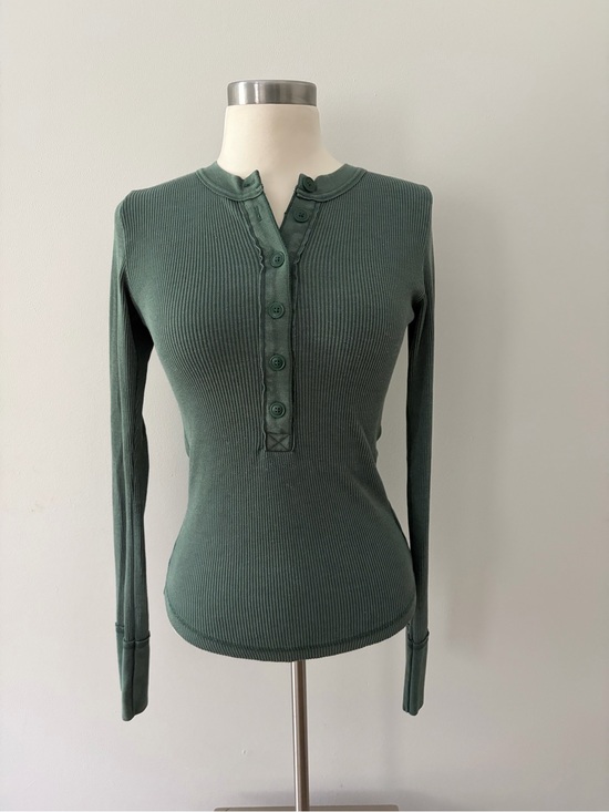 aerie Tops - aerie Henley Essential Layering T-Shirt Ribbed Long-Sleeve Green S Cabincore